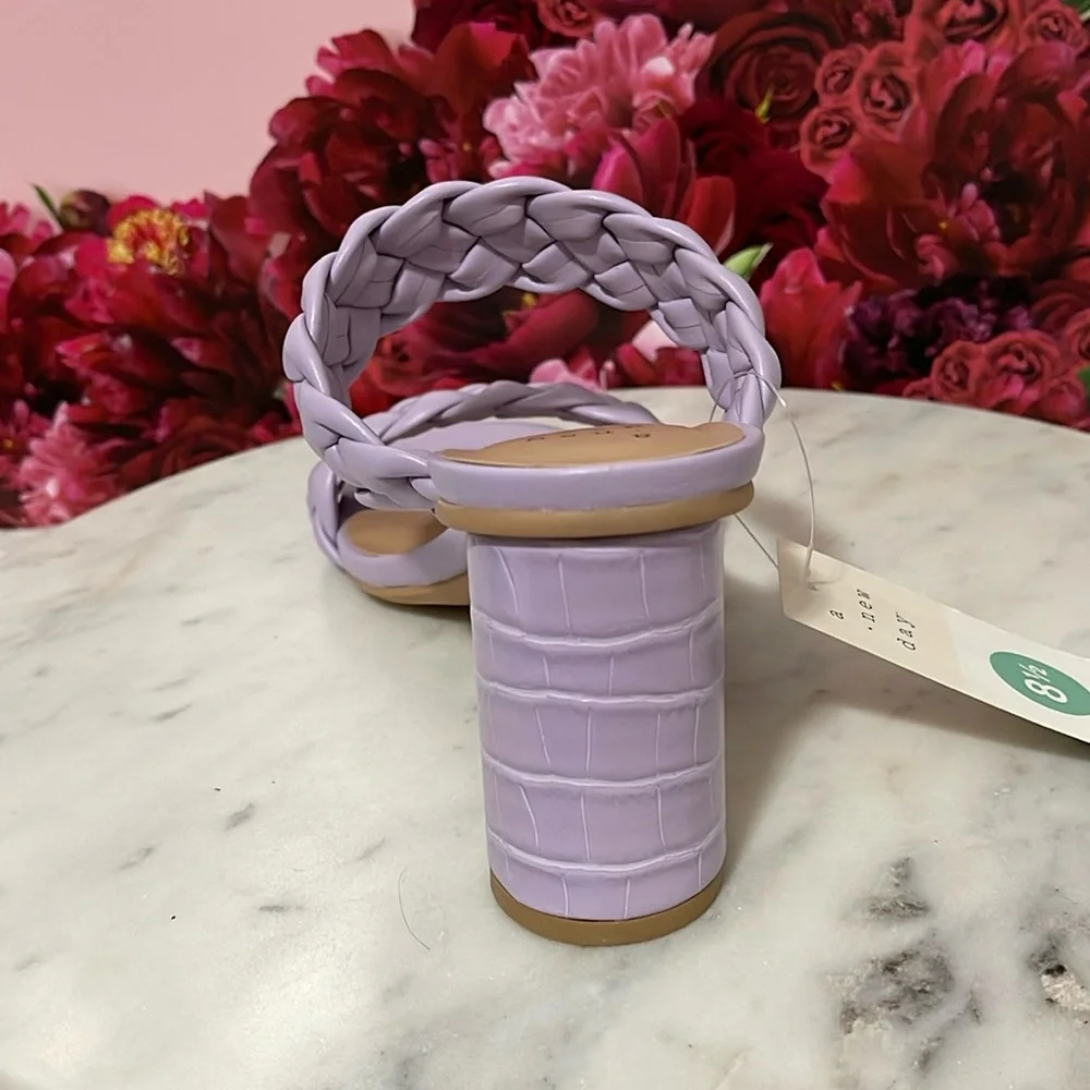 A New day beautiful sandals 👡 in lilac color (size 8 1/2) - New - Picture 9 of 10